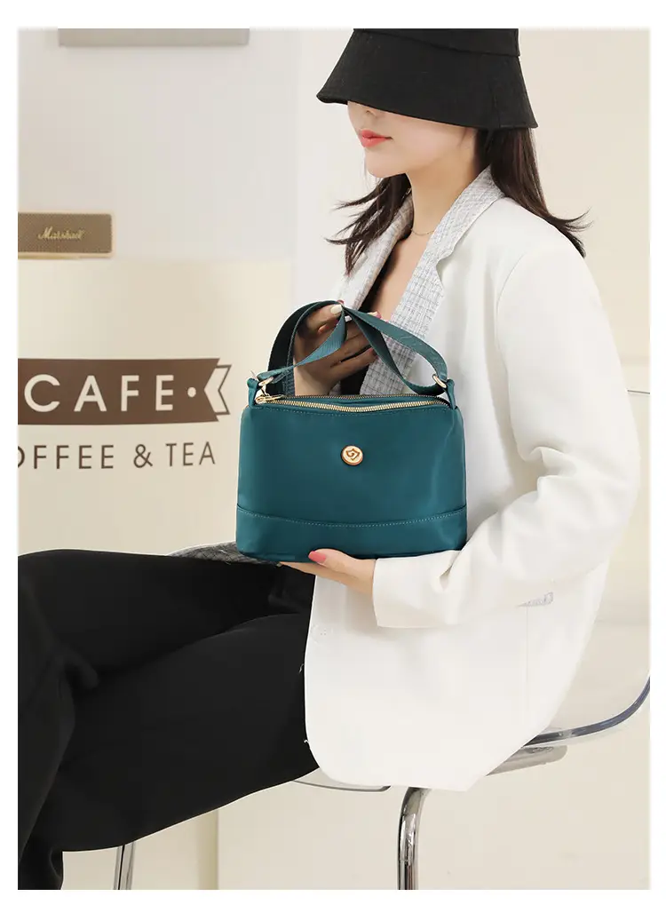 New Women's Nylon Shoulder Bag Crossbody Large Capacity — feature 13