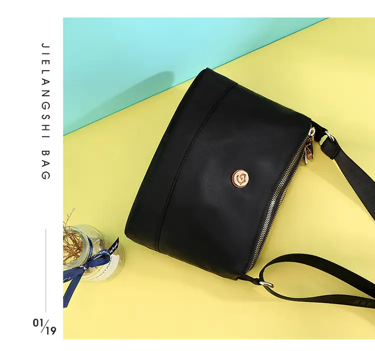 New Women's Nylon Shoulder Bag Crossbody Large Capacity — feature 5
