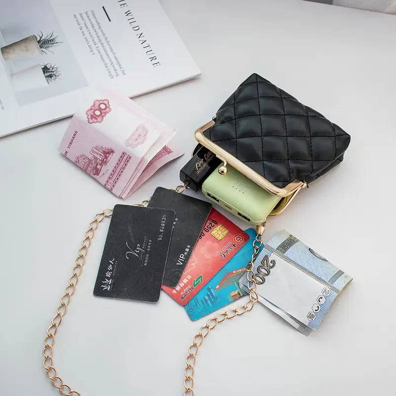 Black Diamond Lattice Chain Shoulder Clip Mini Bag