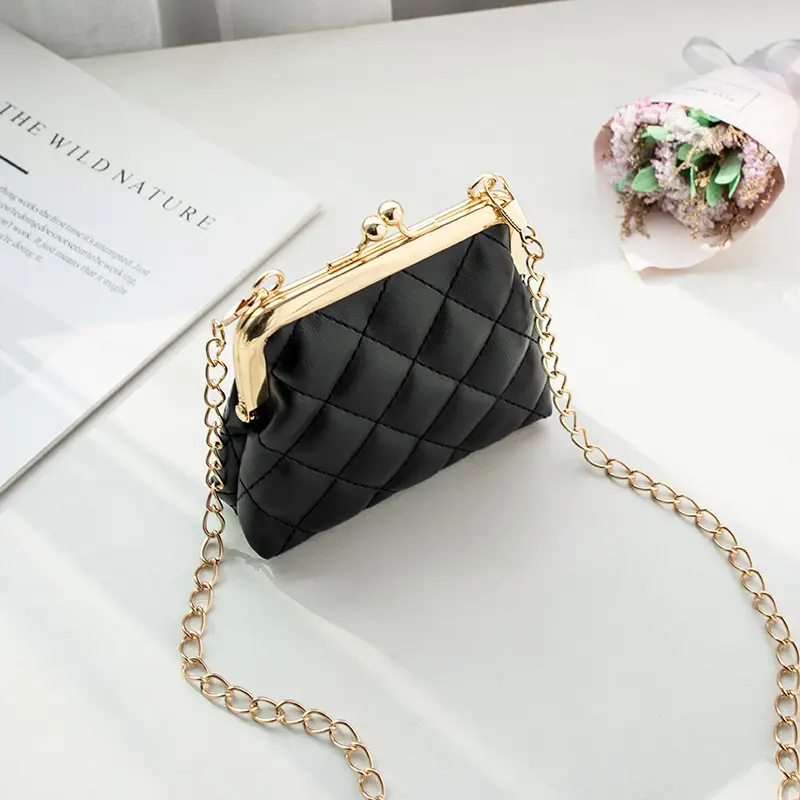 Black Diamond Lattice Chain Shoulder Clip Mini Bag