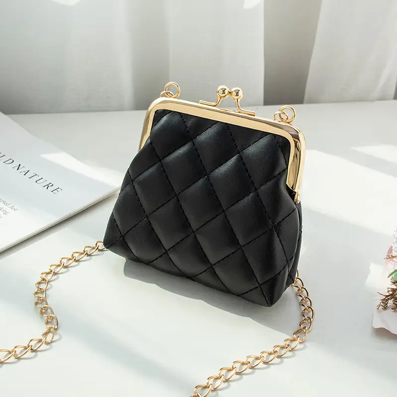 Black Diamond Lattice Chain Shoulder Clip Mini Bag