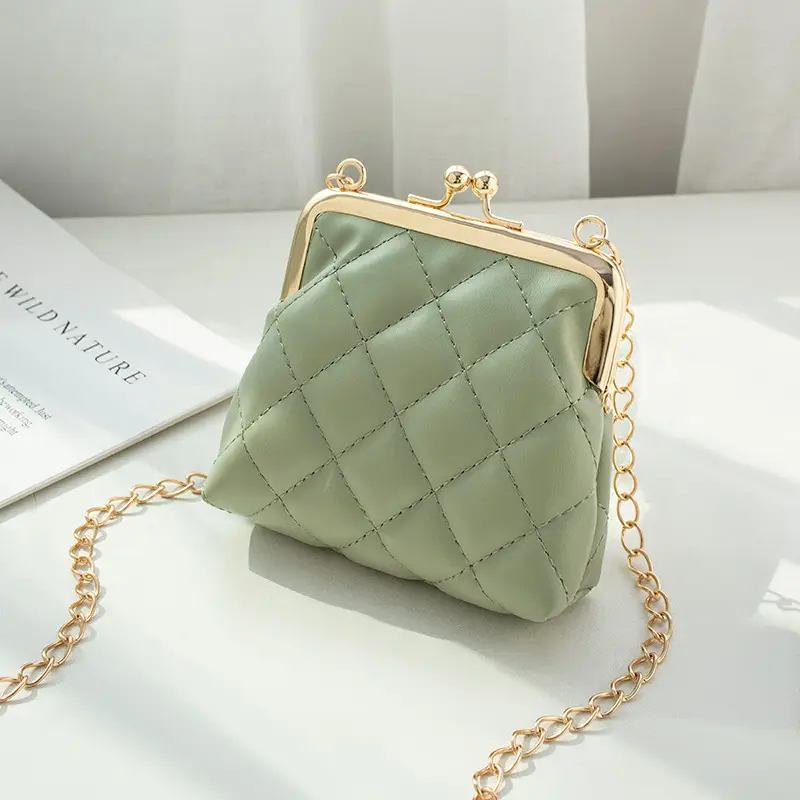 Black Diamond Lattice Chain Shoulder Clip Mini Bag