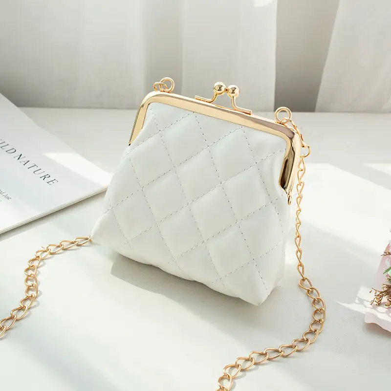 Black Diamond Lattice Chain Shoulder Clip Mini Bag
