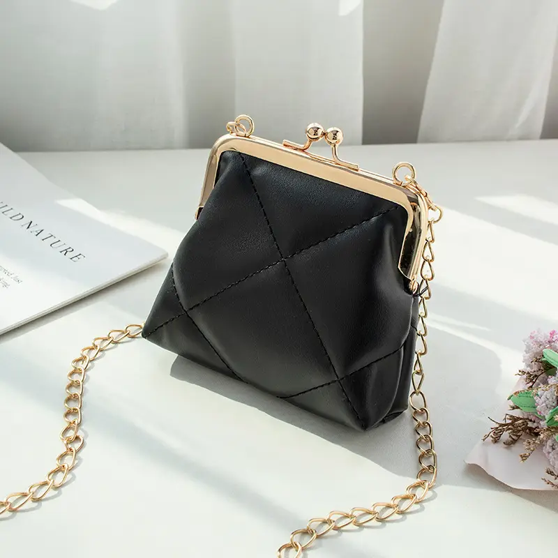 Black Diamond Lattice Chain Shoulder Clip Mini Bag