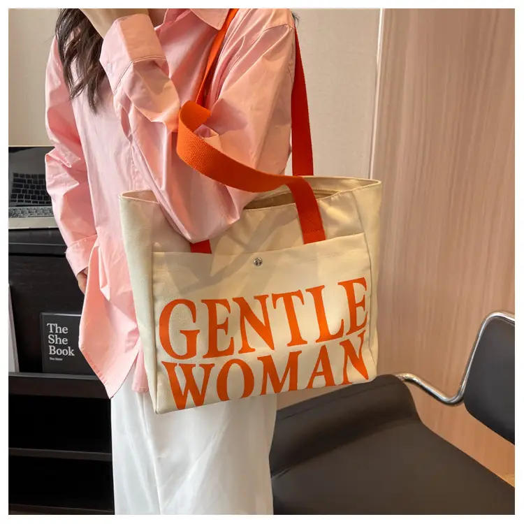 Gentle Woman Canvas Shoulder Bag Large 2023 — feature 14
