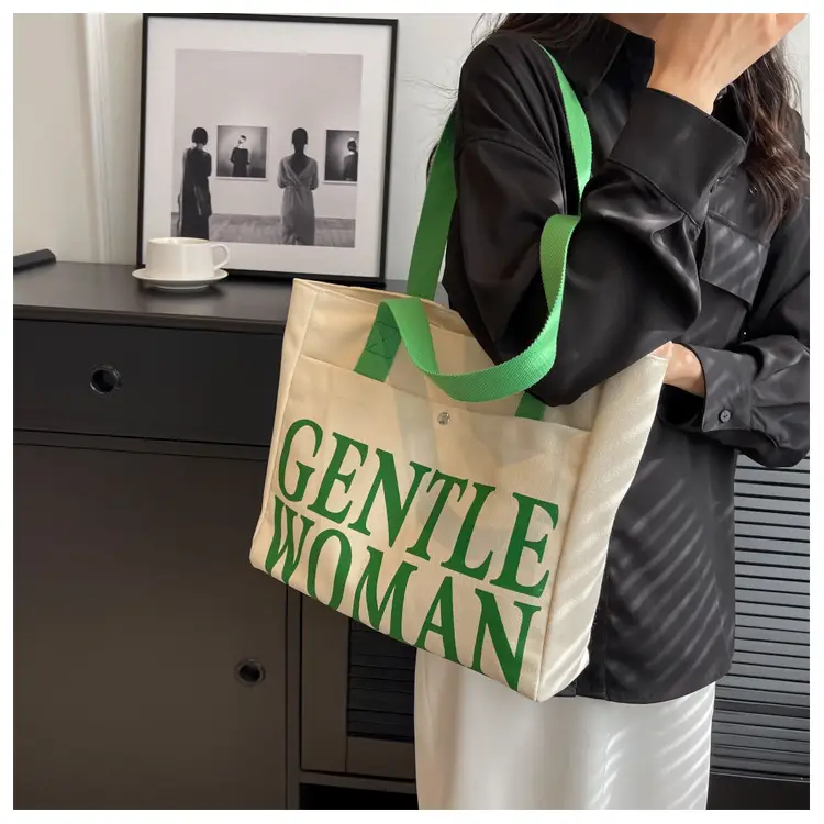 Gentle Woman Canvas Shoulder Bag Large 2023 — feature 16