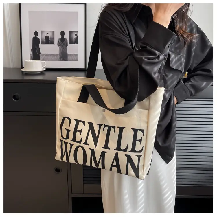 Gentle Woman Canvas Shoulder Bag Large 2023 — feature 18