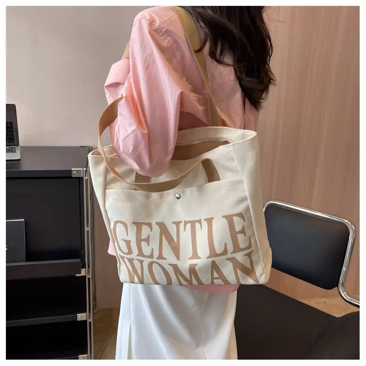 Gentle Woman Canvas Shoulder Bag Large 2023 — feature 21