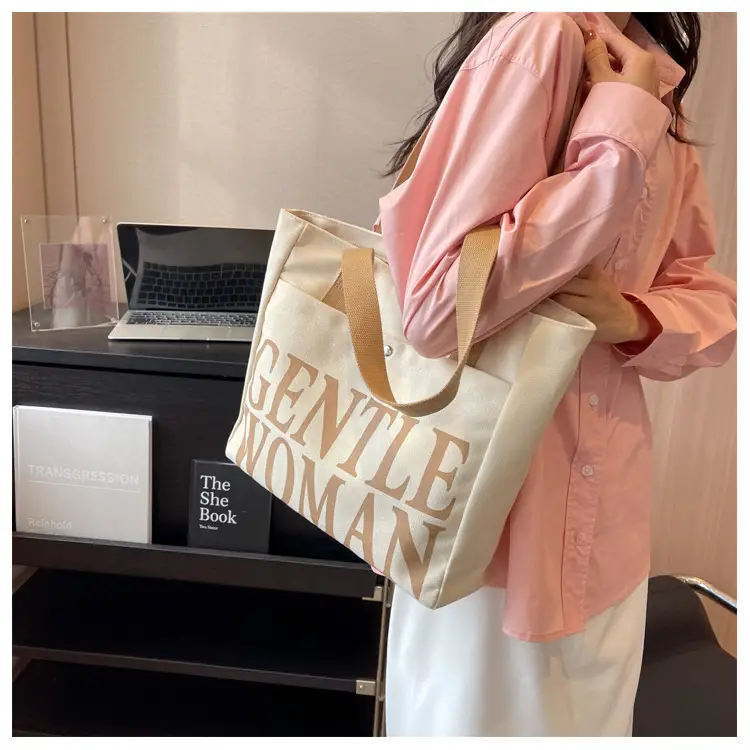 Gentle Woman Canvas Shoulder Bag Large 2023 — feature 23