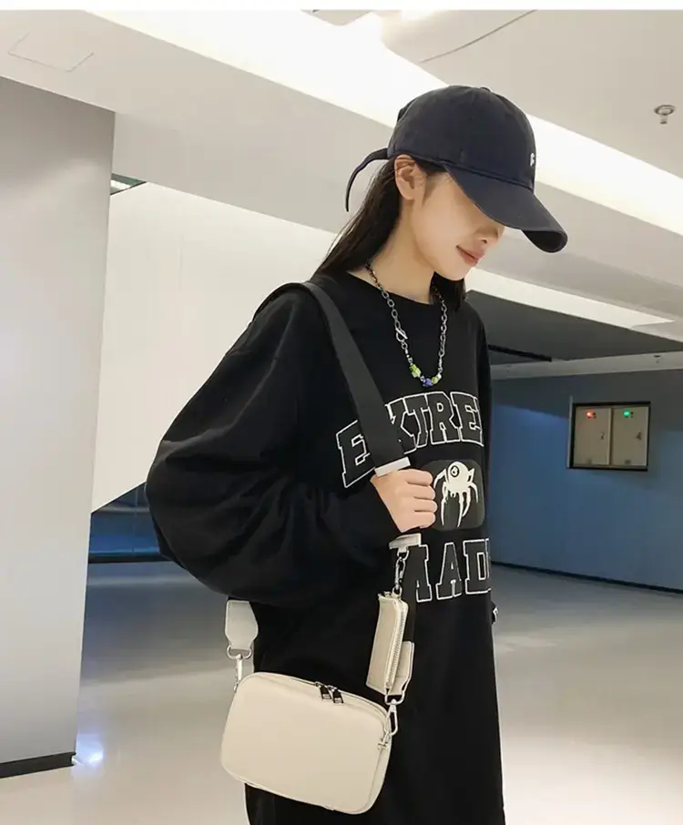 Men's Black Crossbody Bag 2022 Korean Style — feature 2