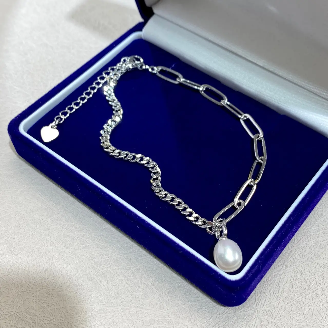 Silver Pearl Elastic Bracelet for Women - Image 3
