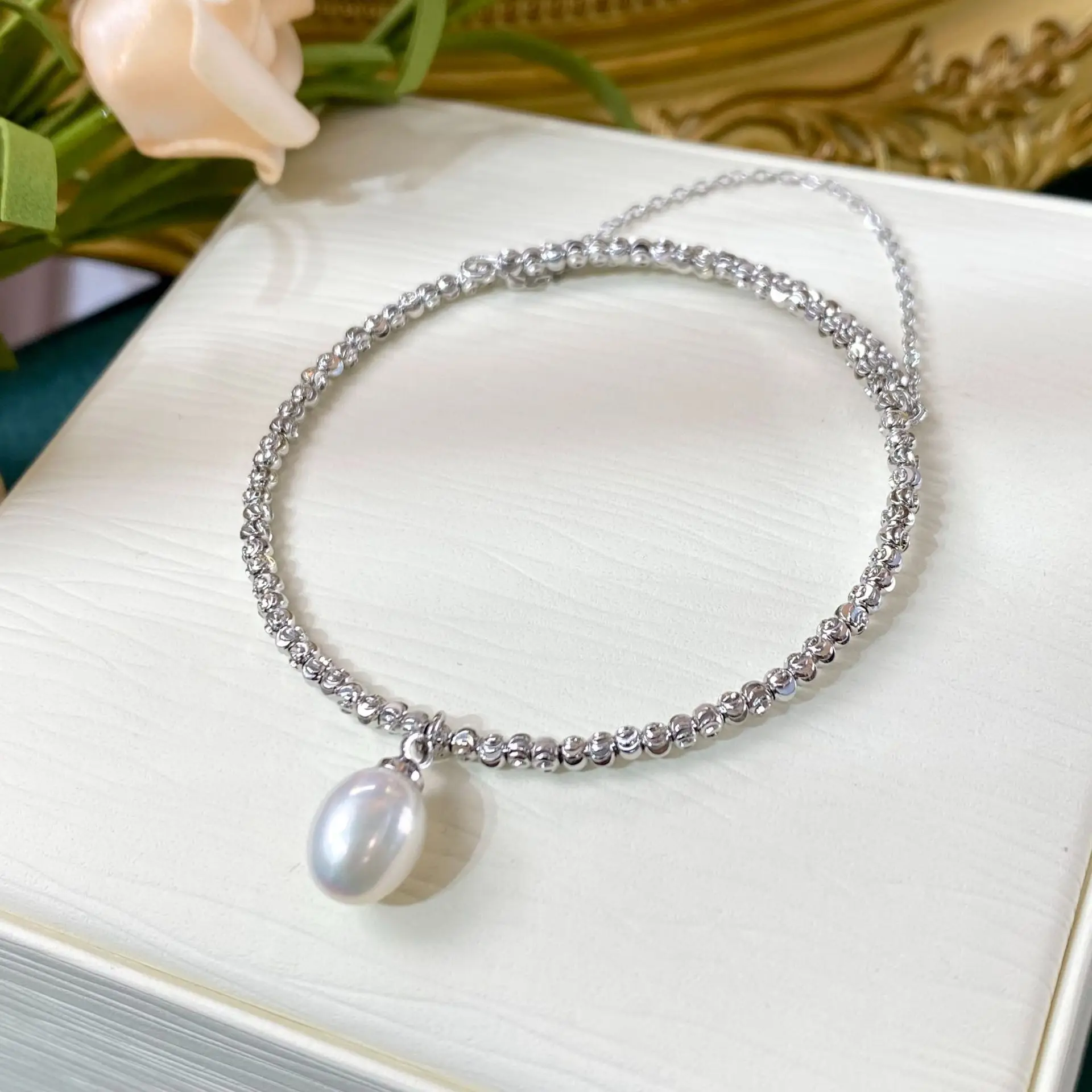 New Natural Pearl Bracelet for Women Elegant Luxury Design — feature 9