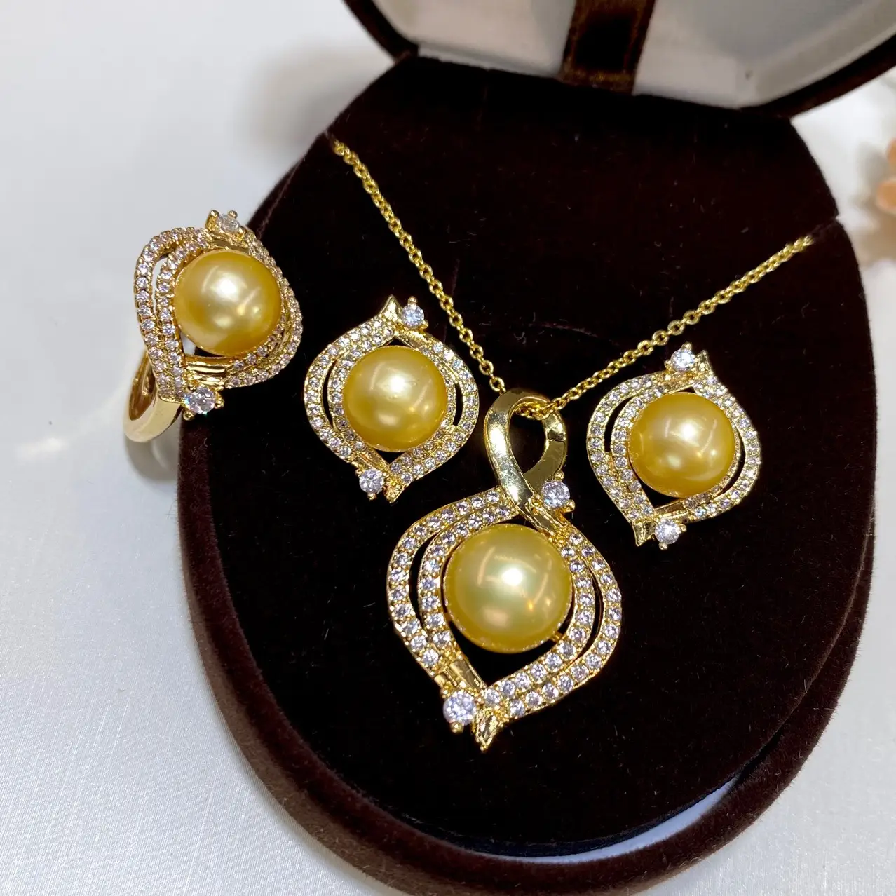 Freshwater Gold Pearl Necklace Set for Women — feature 7