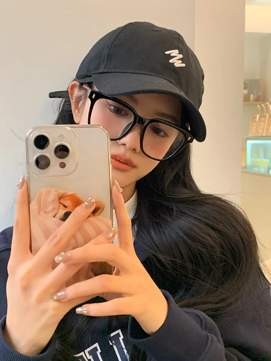 Lu Xi Embroidered Women's Brown Cap - Image 6