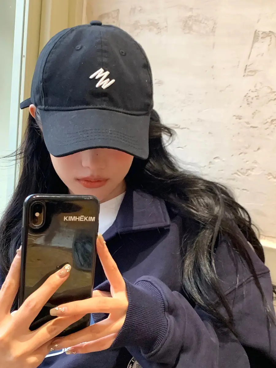 Lu Xi Embroidered Women's Brown Cap - Image 7