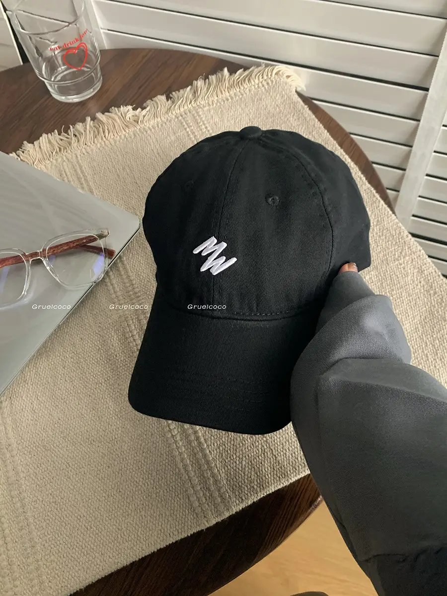 Lu Xi Embroidered Women's Brown Cap - Image 2