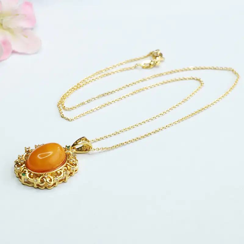Natural Amber Pendant Necklace for Women Gold Plated — feature 8