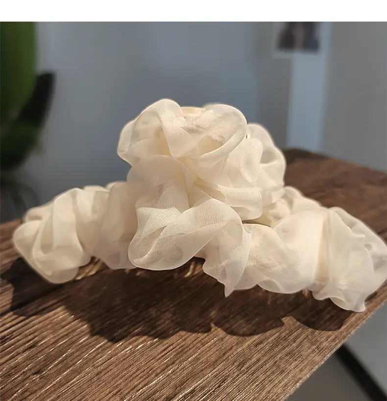Feminine White Mesh Hair Clip for Women — feature 7