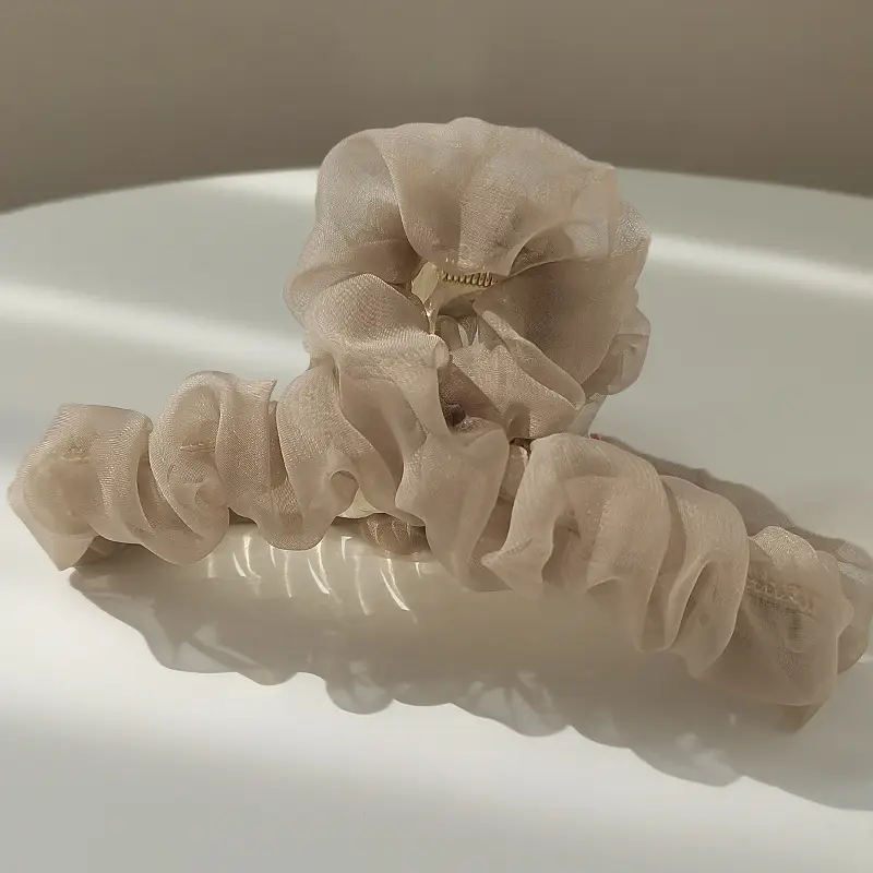 Feminine White Mesh Hair Clip for Women - Image 3