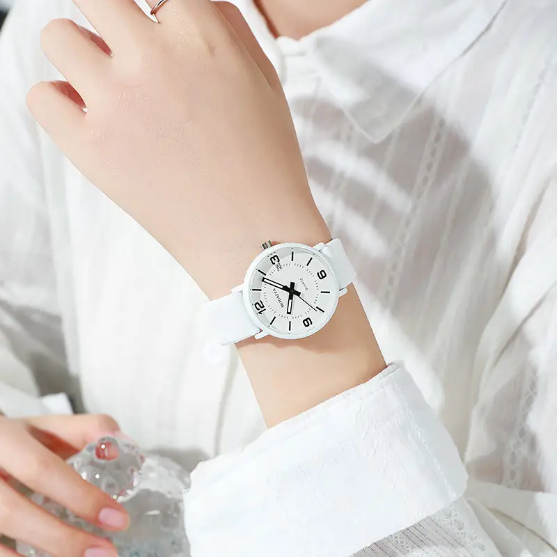 Green Silicone Student Watch with Waterproof Design — feature 3