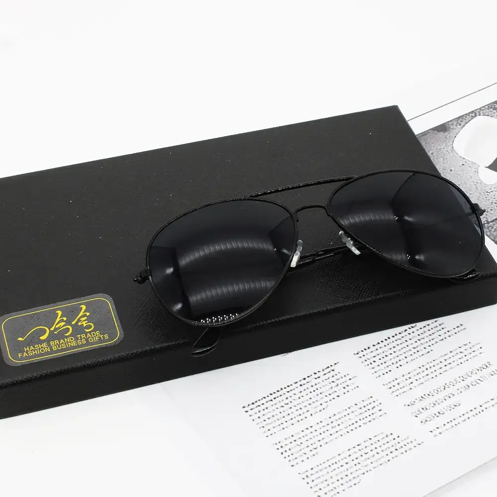 Men's Black Sunglasses with Quartz Watch Set - Image 3