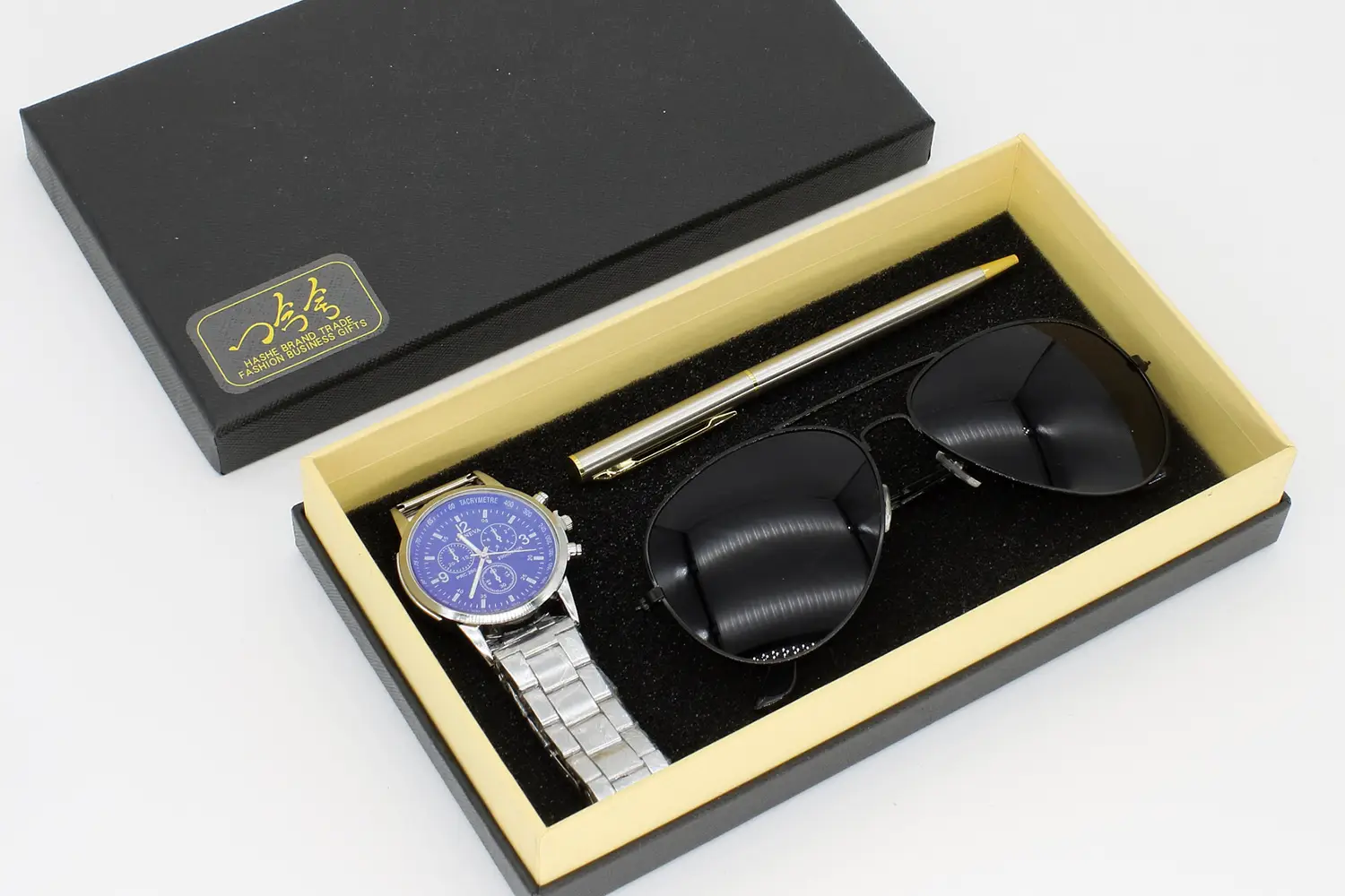 Men's Black Sunglasses with Quartz Watch Set — feature 10