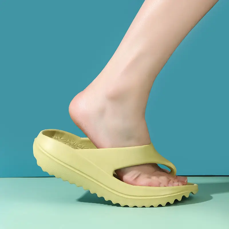 White Thick-Soled Flip Flops for Summer Comfort