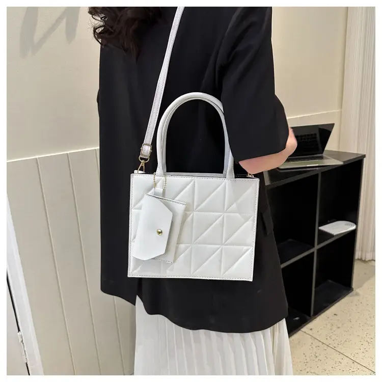 Green Quilted Women's Shoulder Messenger Bag — feature 17