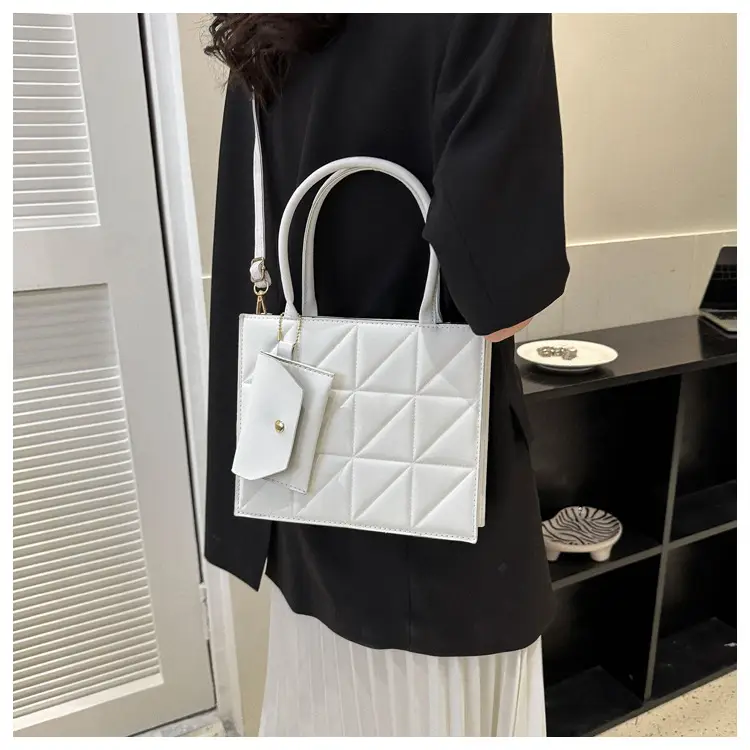 Green Quilted Women's Shoulder Messenger Bag — feature 18