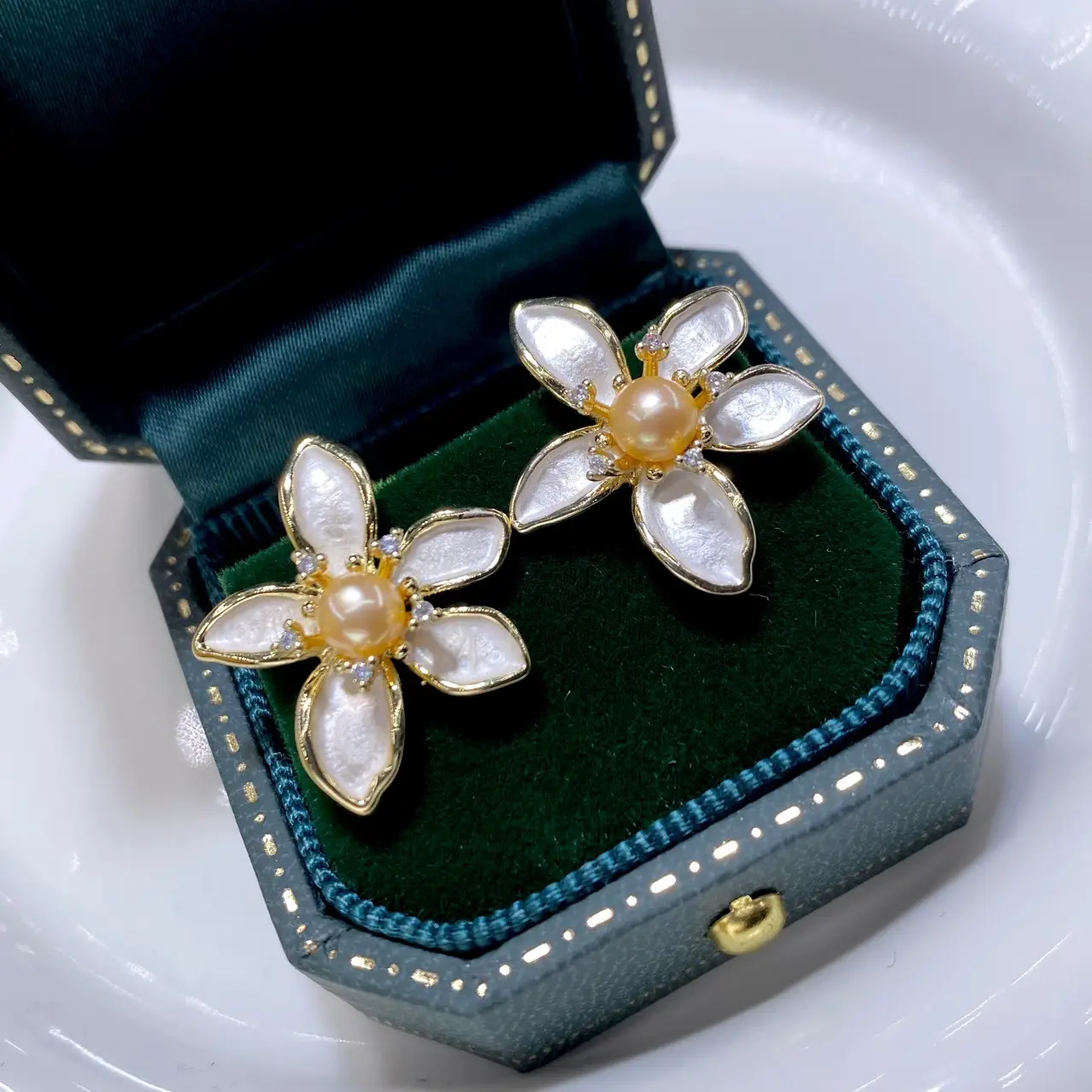 Freshwater Gold Pearl Flower Earrings for Women - Image 2