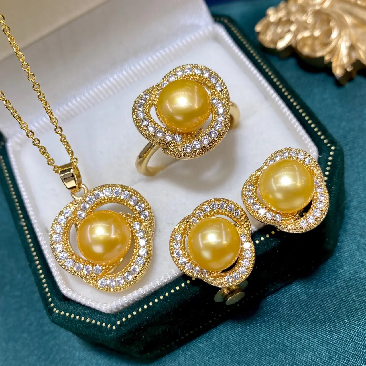 Freshwater Pearl Set Women's 3-Piece Sterling Silver Earrings Ring Necklace - Image 3