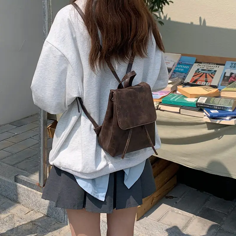 Compact Retro American Style Black Shoulder Bag 2026 - Image 6
