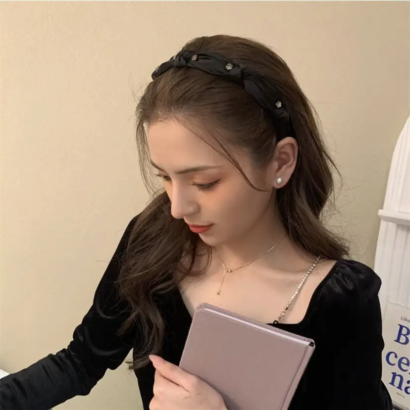 Summer Knotted Hairband for Women with High Skull Top Design