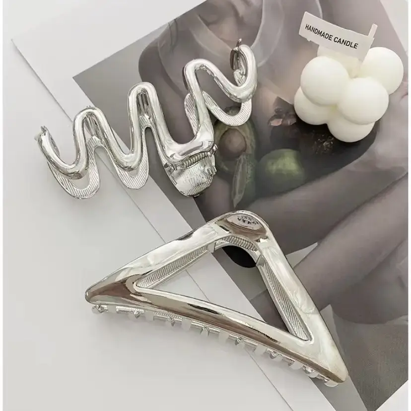 Oversized 3D Metal Hairpin Clip Shark Design — feature 11
