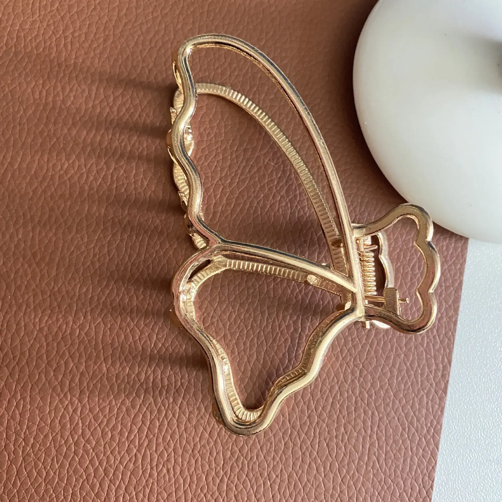 Oversized 3D Metal Hairpin Clip Shark Design - Image 25