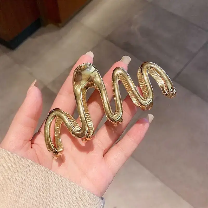 Oversized 3D Metal Hairpin Clip Shark Design - Image 3