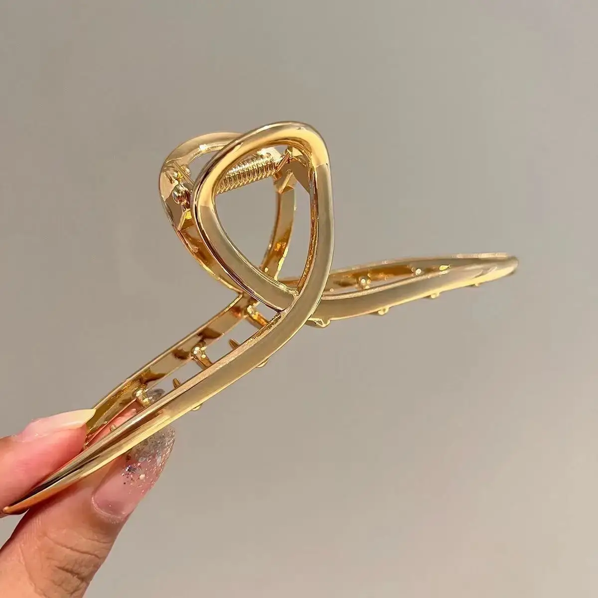 Oversized 3D Metal Hairpin Clip Shark Design - Image 33