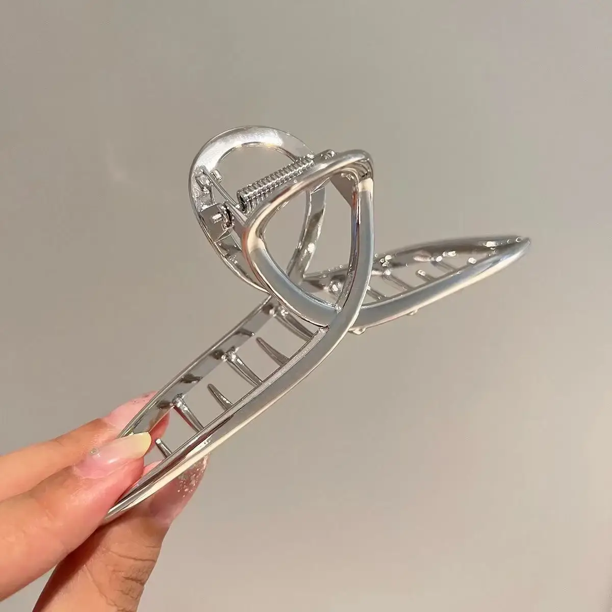 Oversized 3D Metal Hairpin Clip Shark Design - Image 34