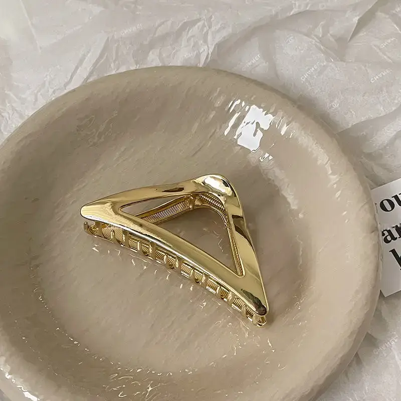 Oversized 3D Metal Hairpin Clip Shark Design - Image 5