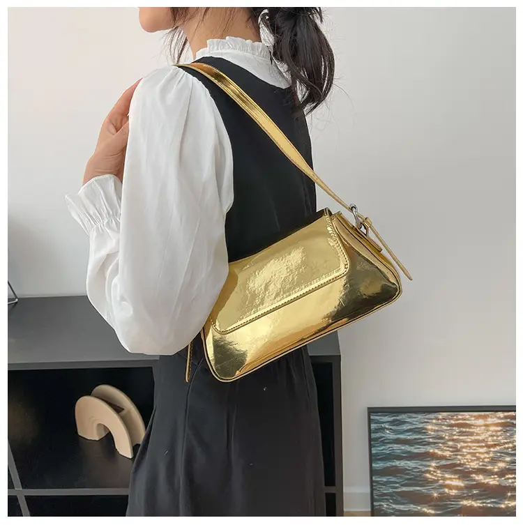 Silver Metallic Messenger Bag for Women Spring Summer 2023 — feature 18