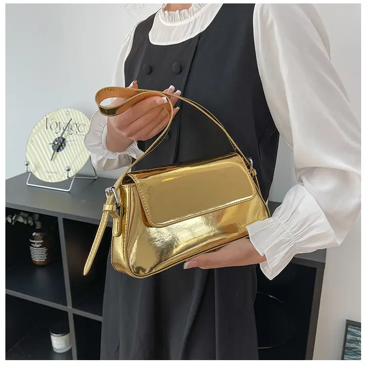 Silver Metallic Messenger Bag for Women Spring Summer 2023 — feature 19