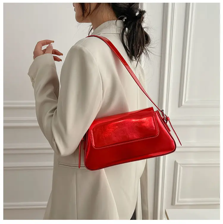 Silver Metallic Messenger Bag for Women Spring Summer 2023 — feature 22