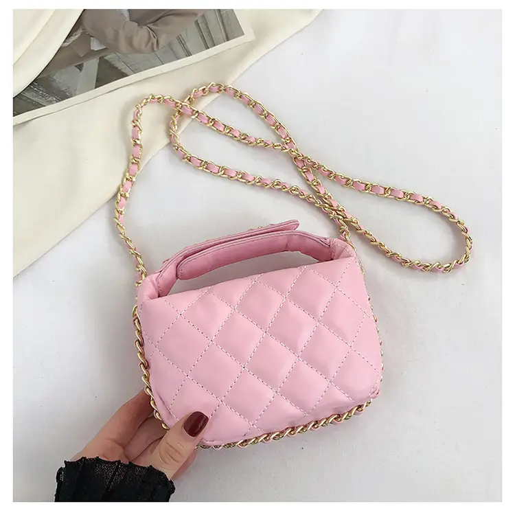 Korean Rhombic Chain Mini Crossbody Bag Black 2023 — feature 13