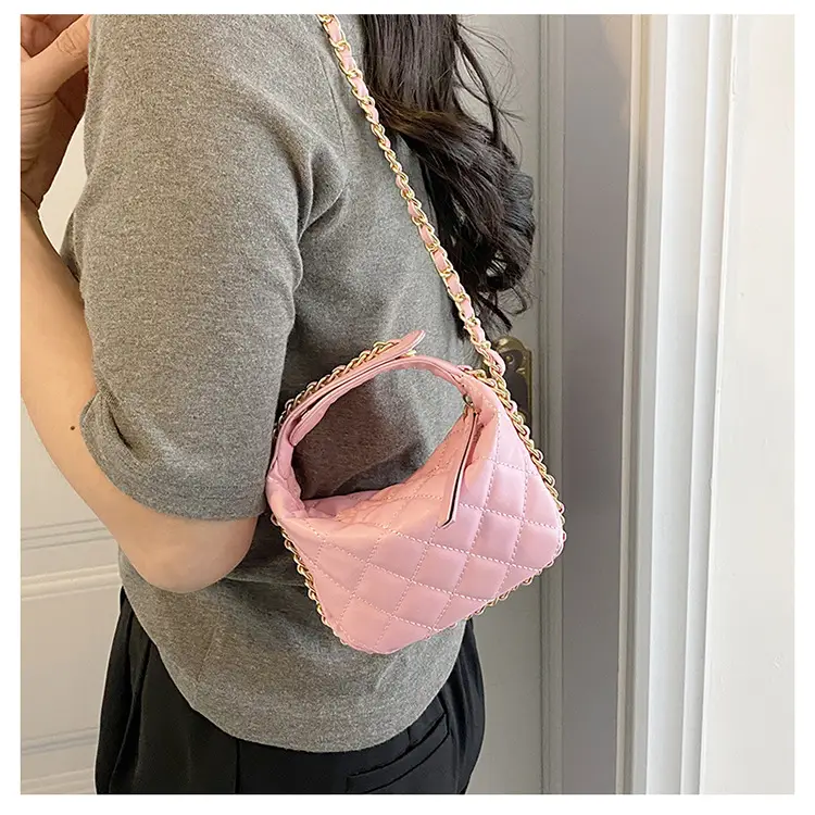 Korean Rhombic Chain Mini Crossbody Bag Black 2023 — feature 17