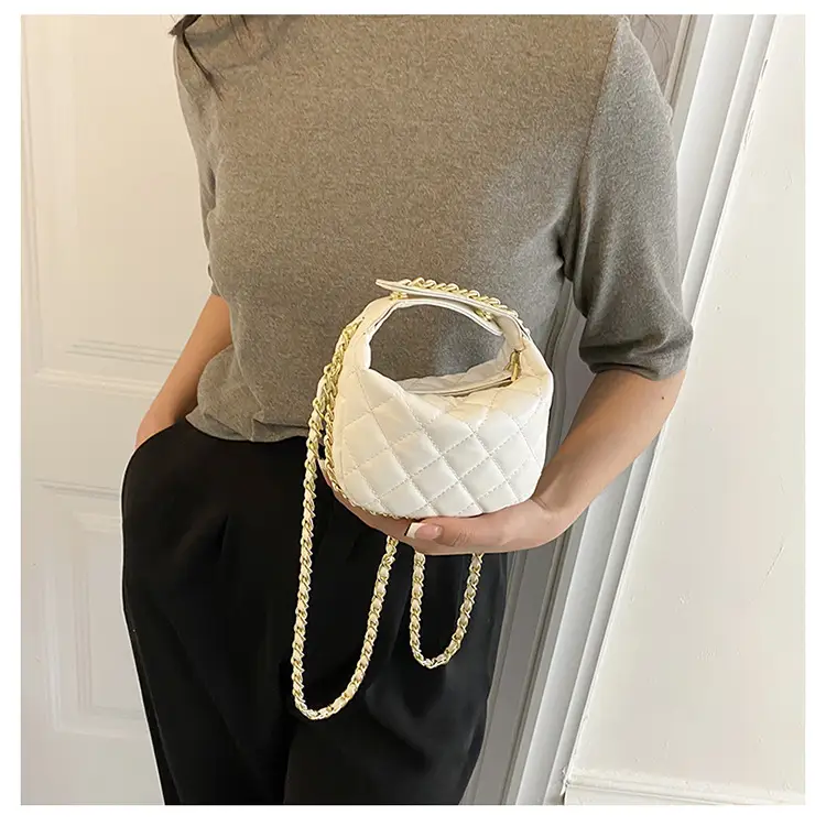Korean Rhombic Chain Mini Crossbody Bag Black 2023 — feature 27