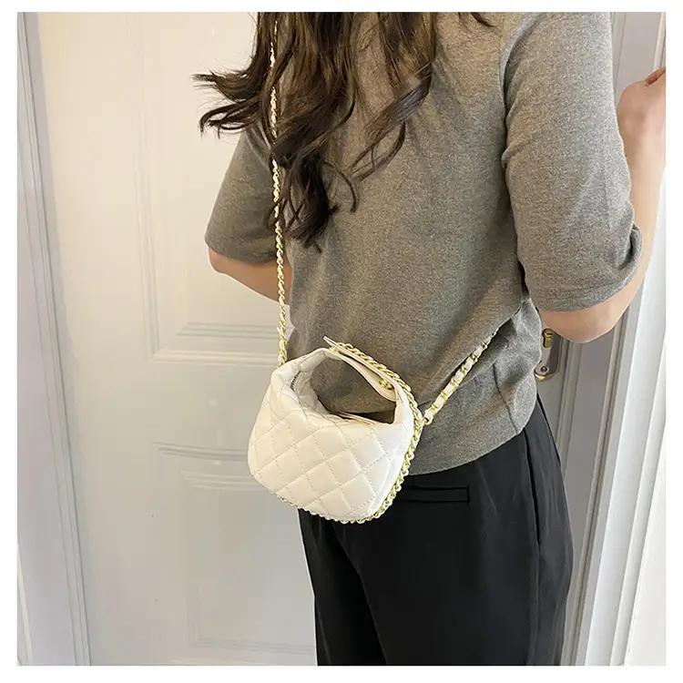 Korean Rhombic Chain Mini Crossbody Bag Black 2023 — feature 29