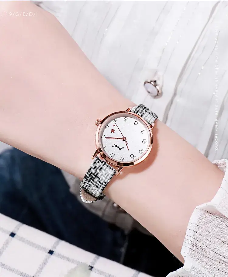 Gold Plated Women's Quartz Watch with Sparkly Strap — feature 9