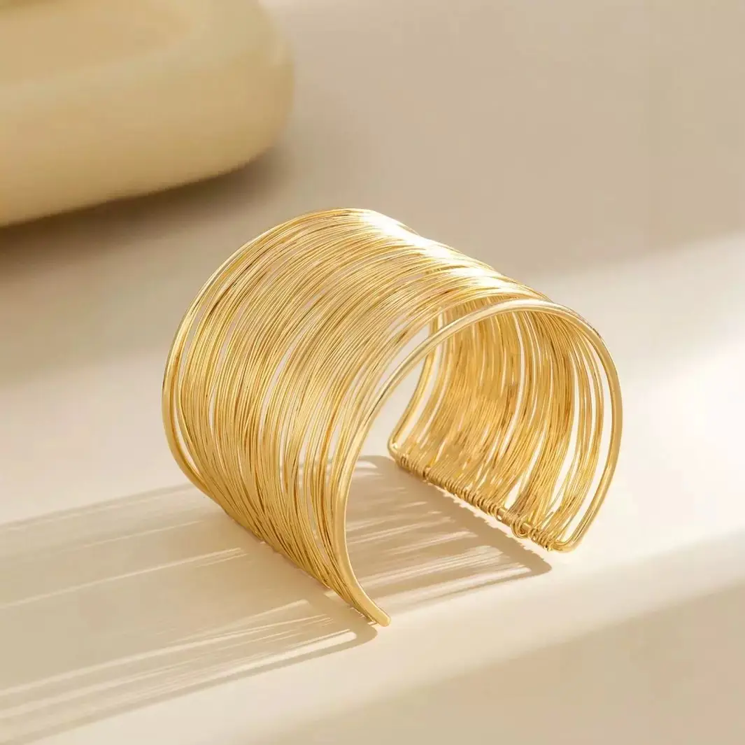 Personalized Metal Wire Open Bracelet with an Exaggerated High-End Feel, Wire-Wrapped Bracelet for Women, Direct Sales from the Manufacturer, Metal Open Bracelet