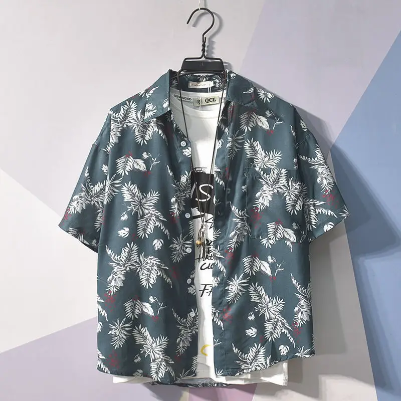 Men's Japanese Style Hawaiian Print Short Sleeve Shirt - Image 3