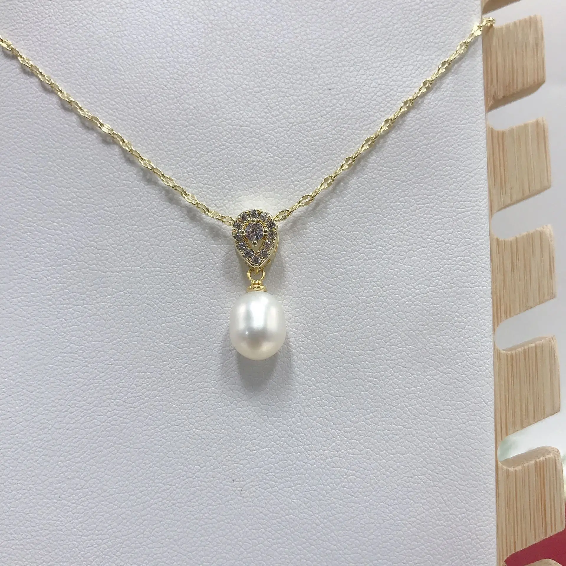 Luxury Pearl Flower Necklace Set Gold Chain — feature 8